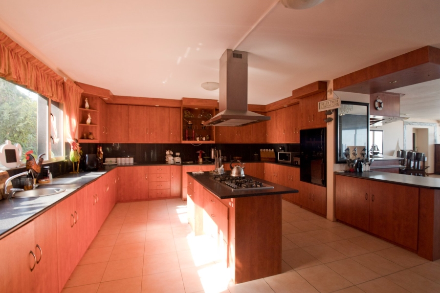7 Bedroom Property for Sale in Outeniqua Strand Western Cape